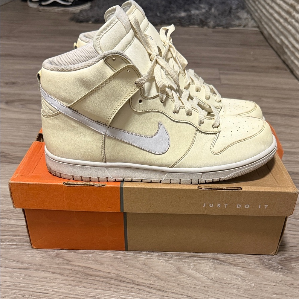 Nike Glow In Dark Dunks (2006) - Picture 3 of 10